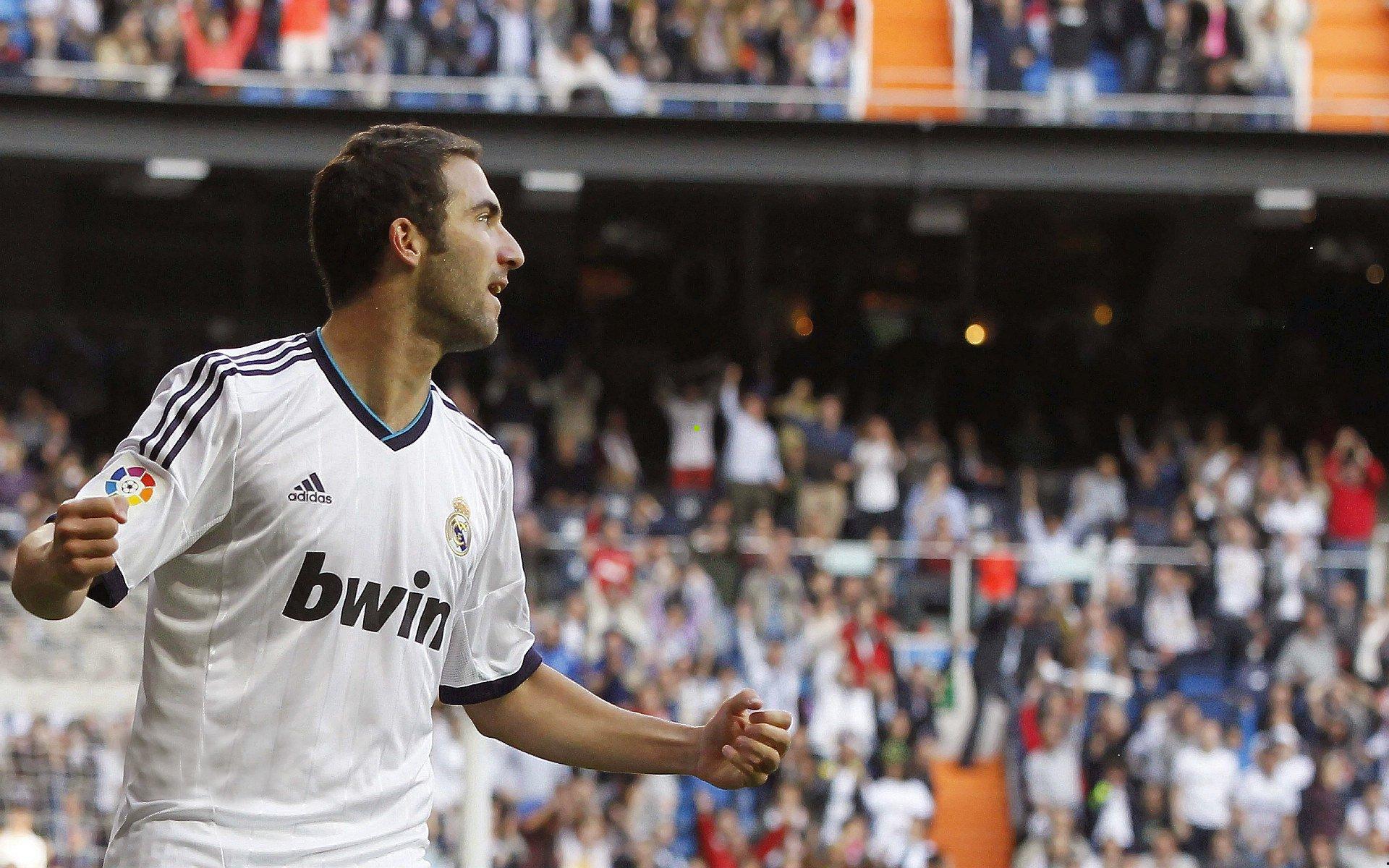 4AM电竞战队赛后专访，夺冠荣耀归功粉丝鼎力支持，团队誓言未来征程再攀高峰